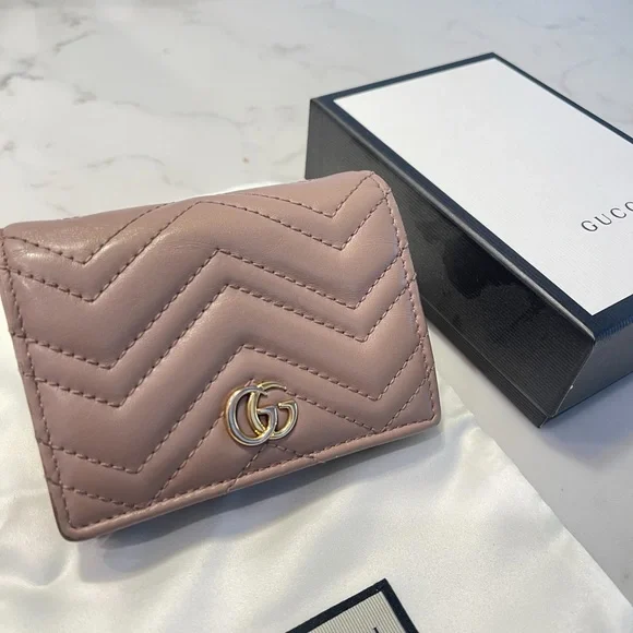 Gucci Wallet 100%Authentic - Picture 1 of 8